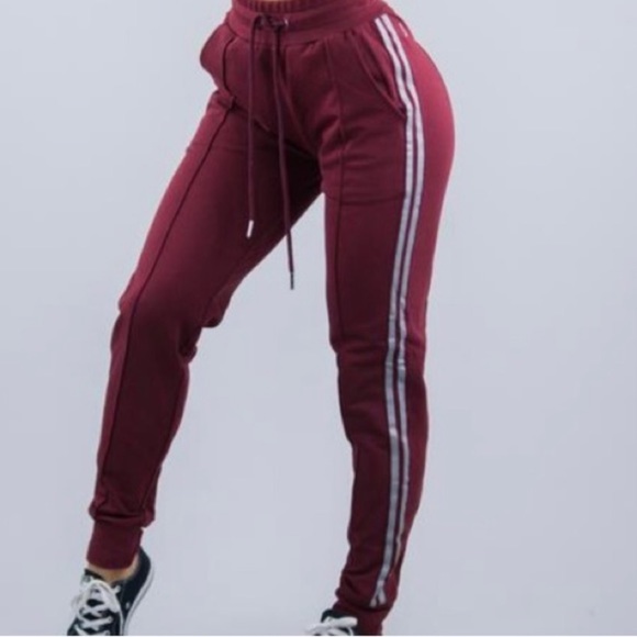 Buffbunny Collection Pants - NWT BuffBunny maroon Joggers medium